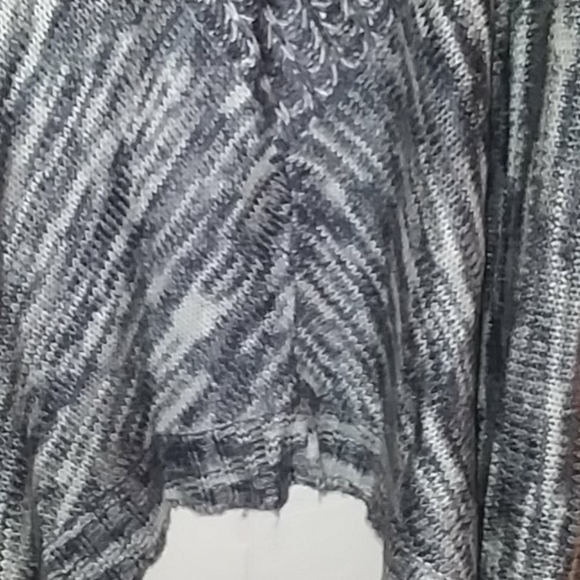 Eyes catching sweater Small - Picture 7 of 10